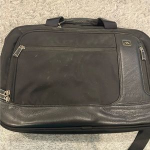 Brenthaven Broadmore Slim Briefcase